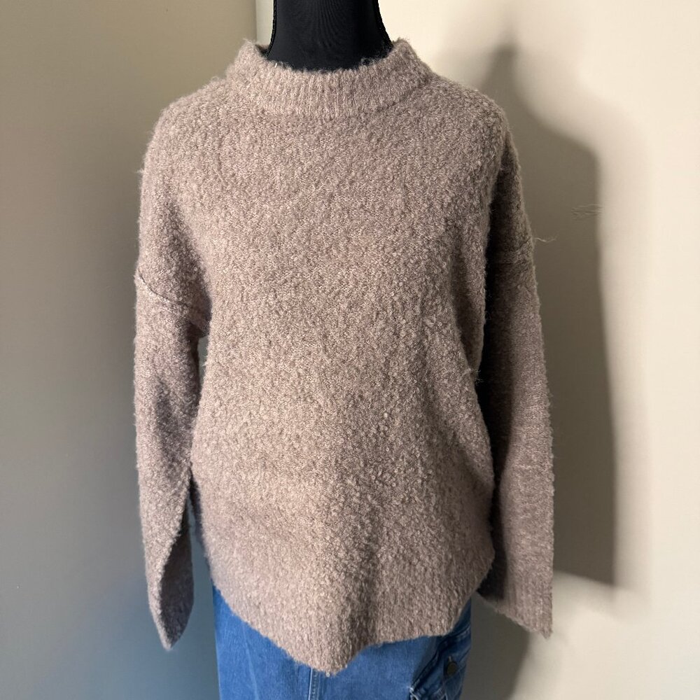 New with Tags Wild Fable Fuzzy Brown Taupe Long Sleeve Sweater XS